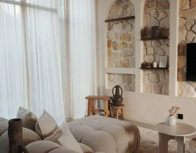 Kaktus Ojas Warmth & Energy In Pererenan Villa *